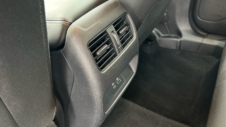 Nissan Qashqai 1.3 DiG-T MH 158 N-Connecta 5dr Xtronic Petrol Hatchback